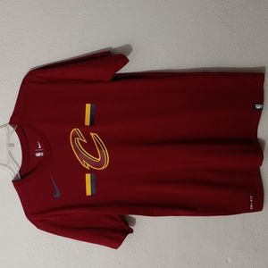 NBA Cleveland Cavaliers Men's Medium Nike Dri-Fit Athletic cut tee